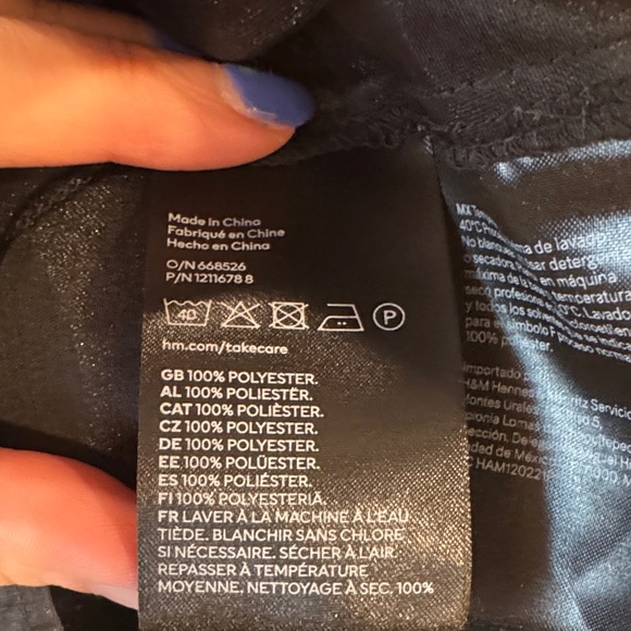 H&M Sheer Black Ruffled Blouse - Picture 9 of 9